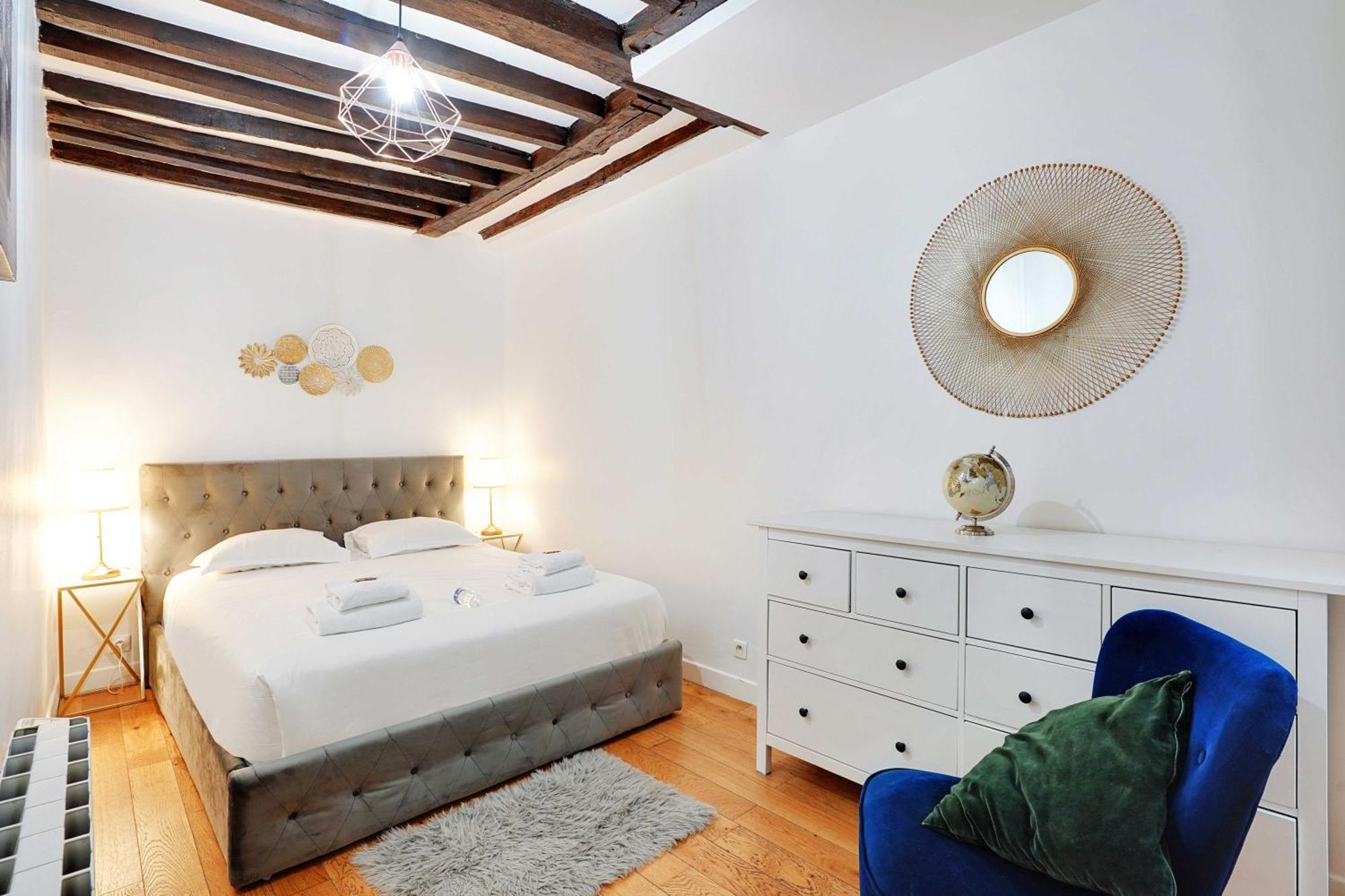 Confort Et Charme Pour 6 A Republioque Appartement Parijs